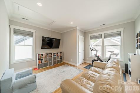 408 Melbourne Court Charlotte NC 28209