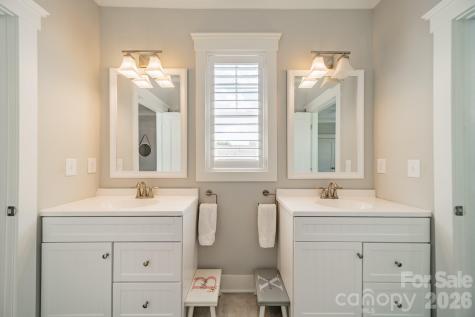 408 Melbourne Court Charlotte NC 28209
