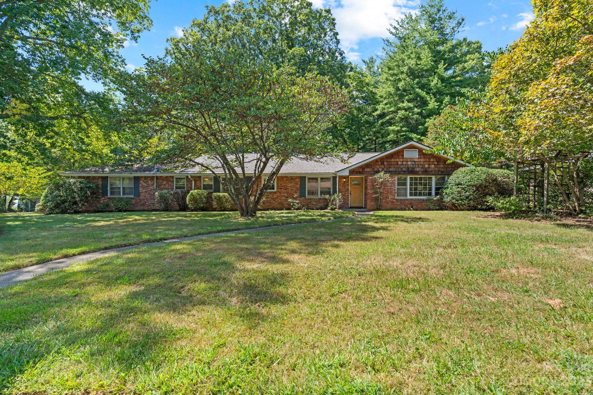 2 Oakwilde Drive Asheville NC 28803