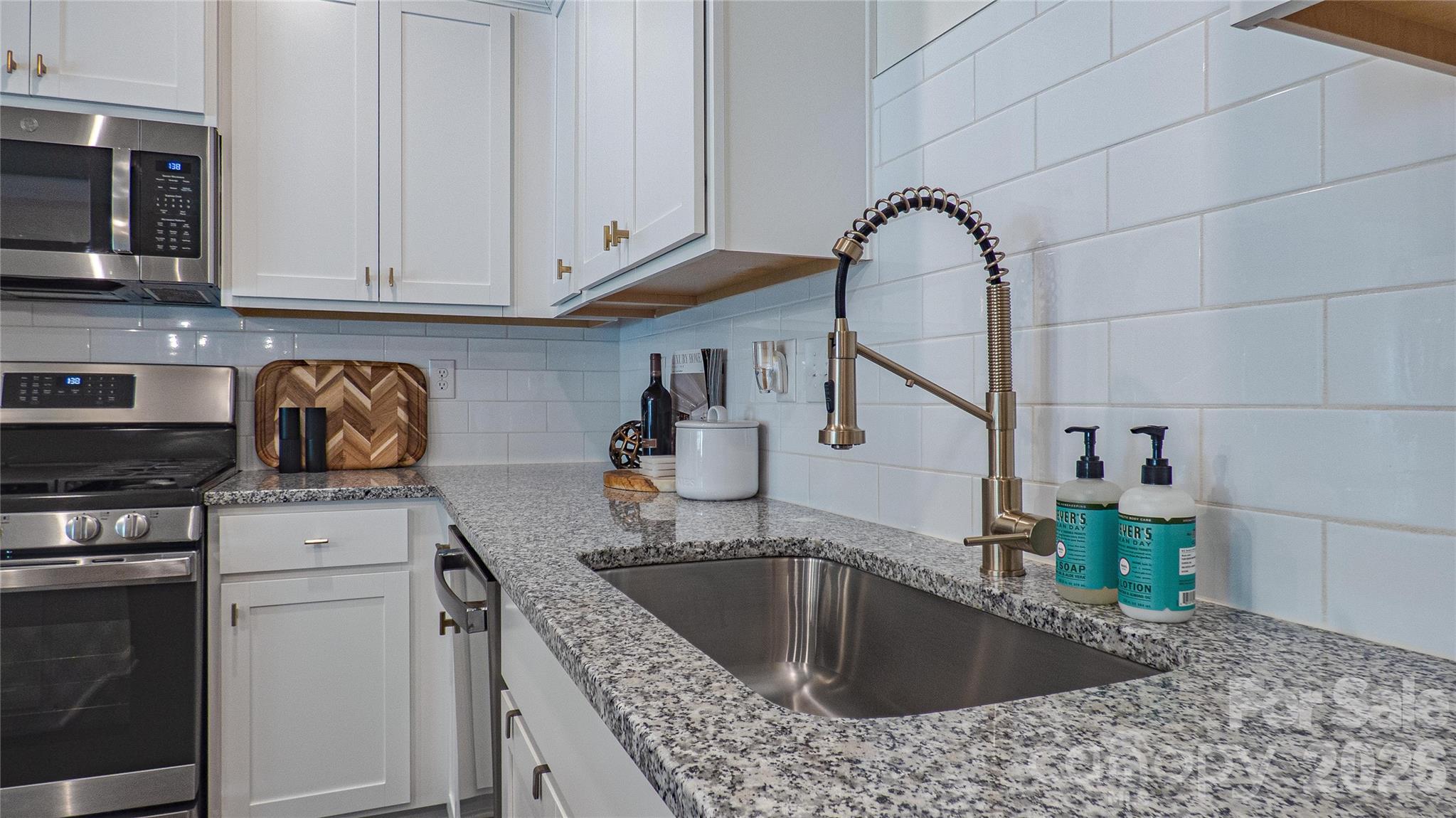 226 Harpers Run Lane Matthews NC 28104