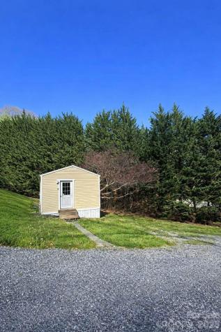 25 Eastwind Lane Candler NC 28715