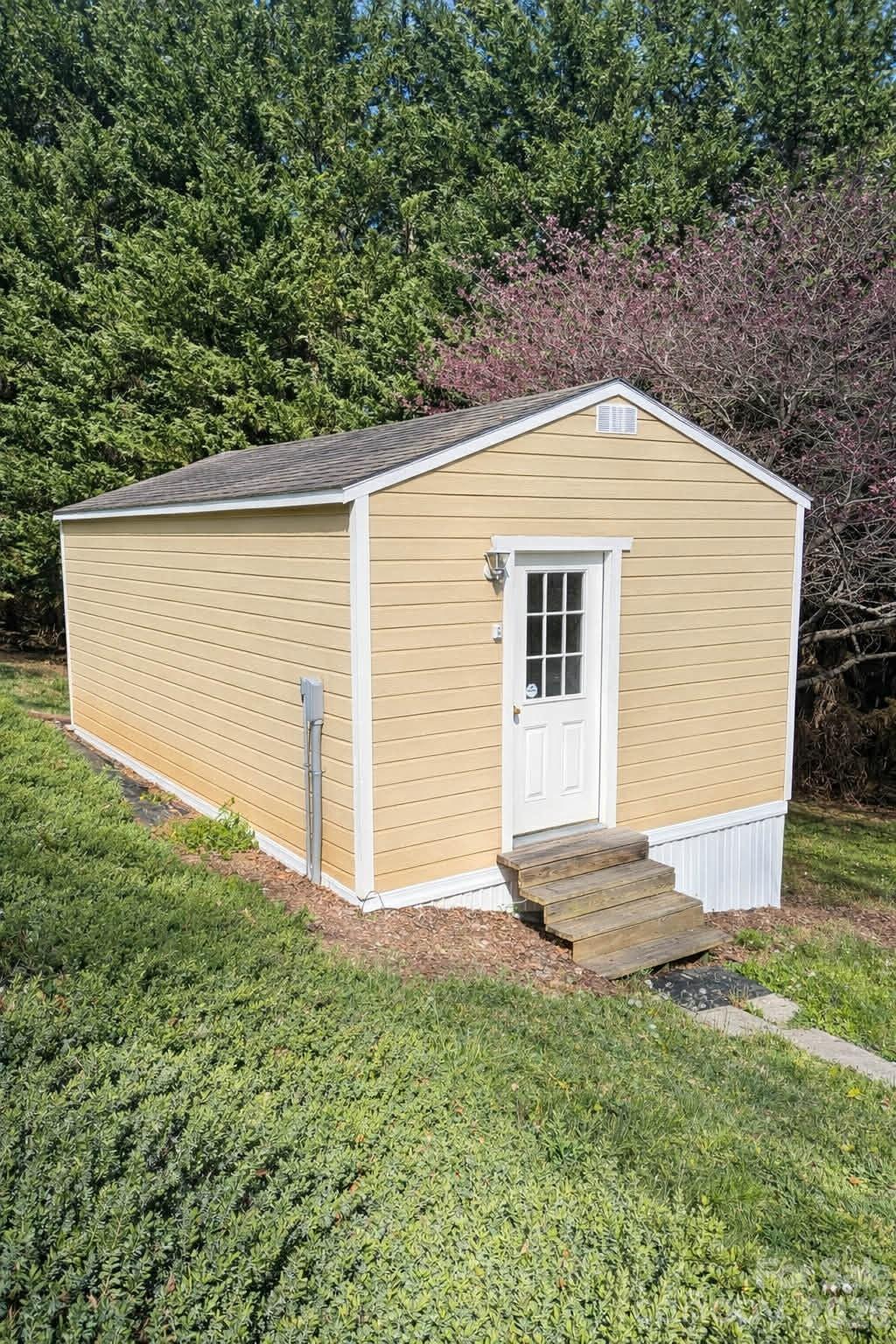25 Eastwind Lane Candler NC 28715
