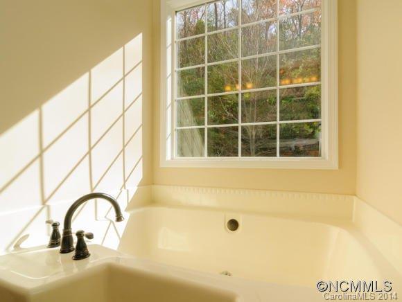 171 Woodburn Drive Swannanoa NC 28778