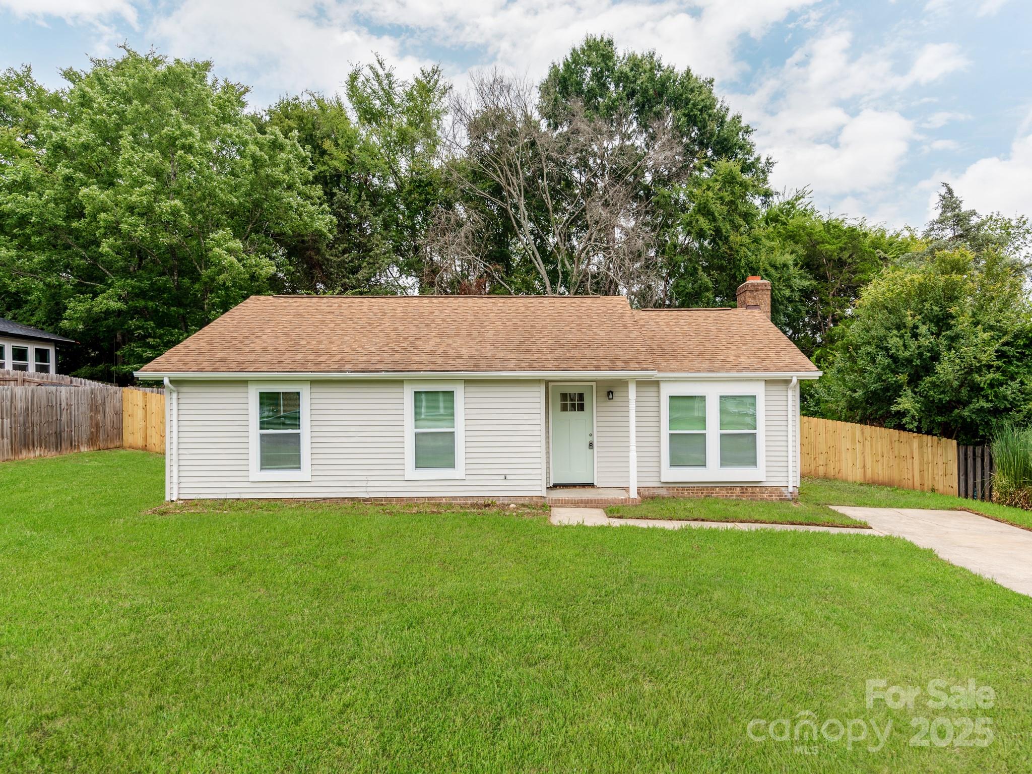 712 Vista Grande Circle Charlotte NC 28226