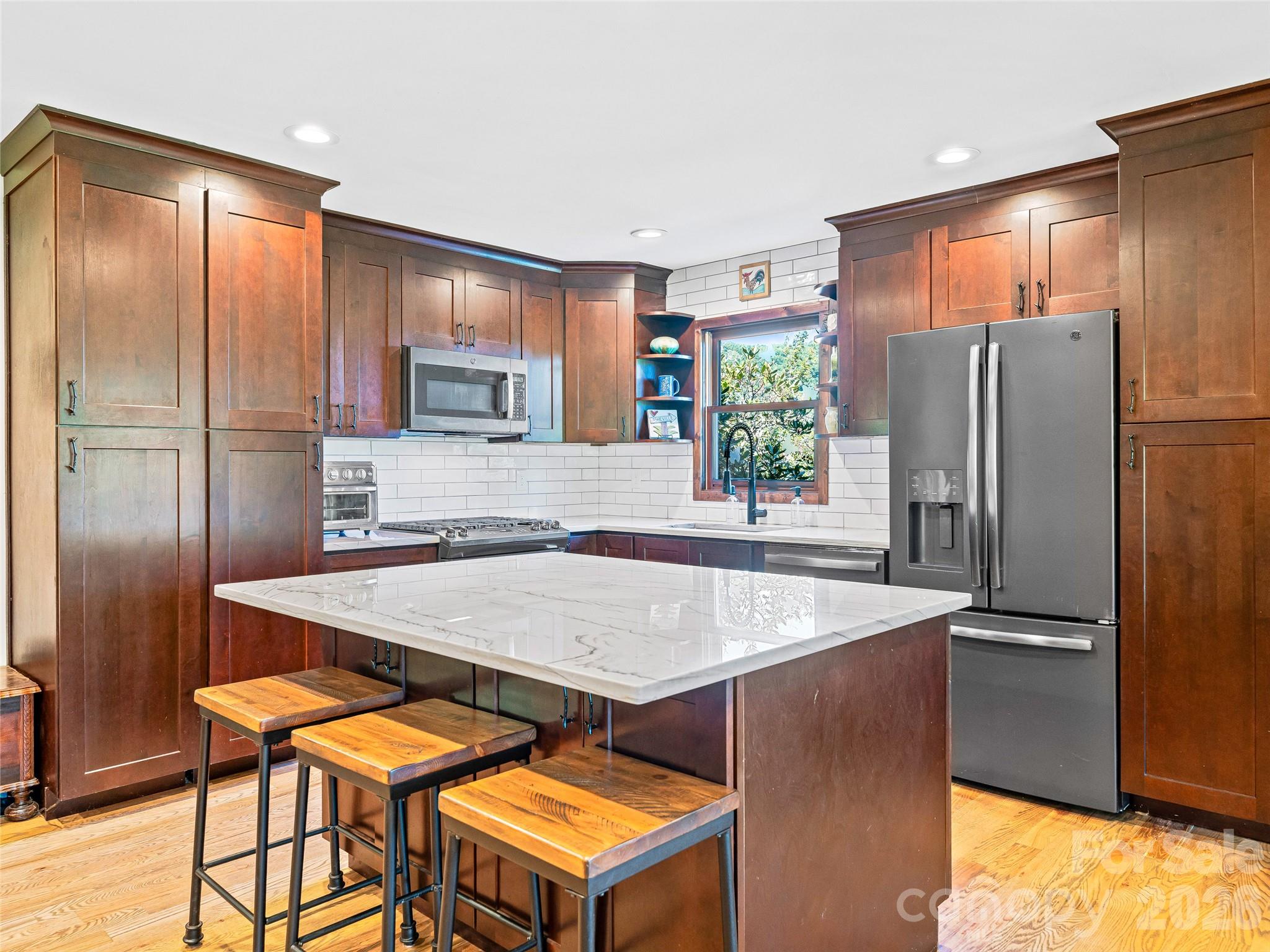 382 Black Oak Cove Road Candler NC 28715