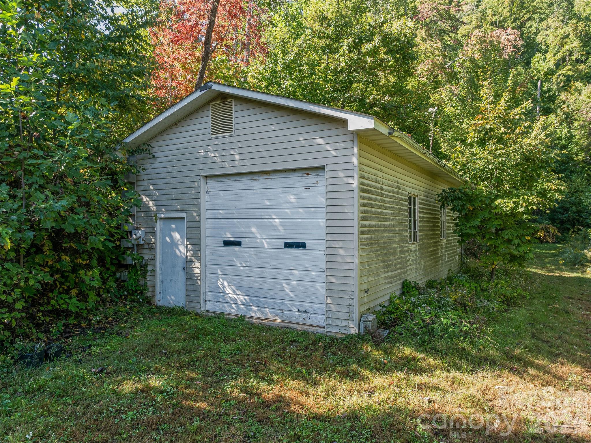 382 Black Oak Cove Road Candler NC 28715