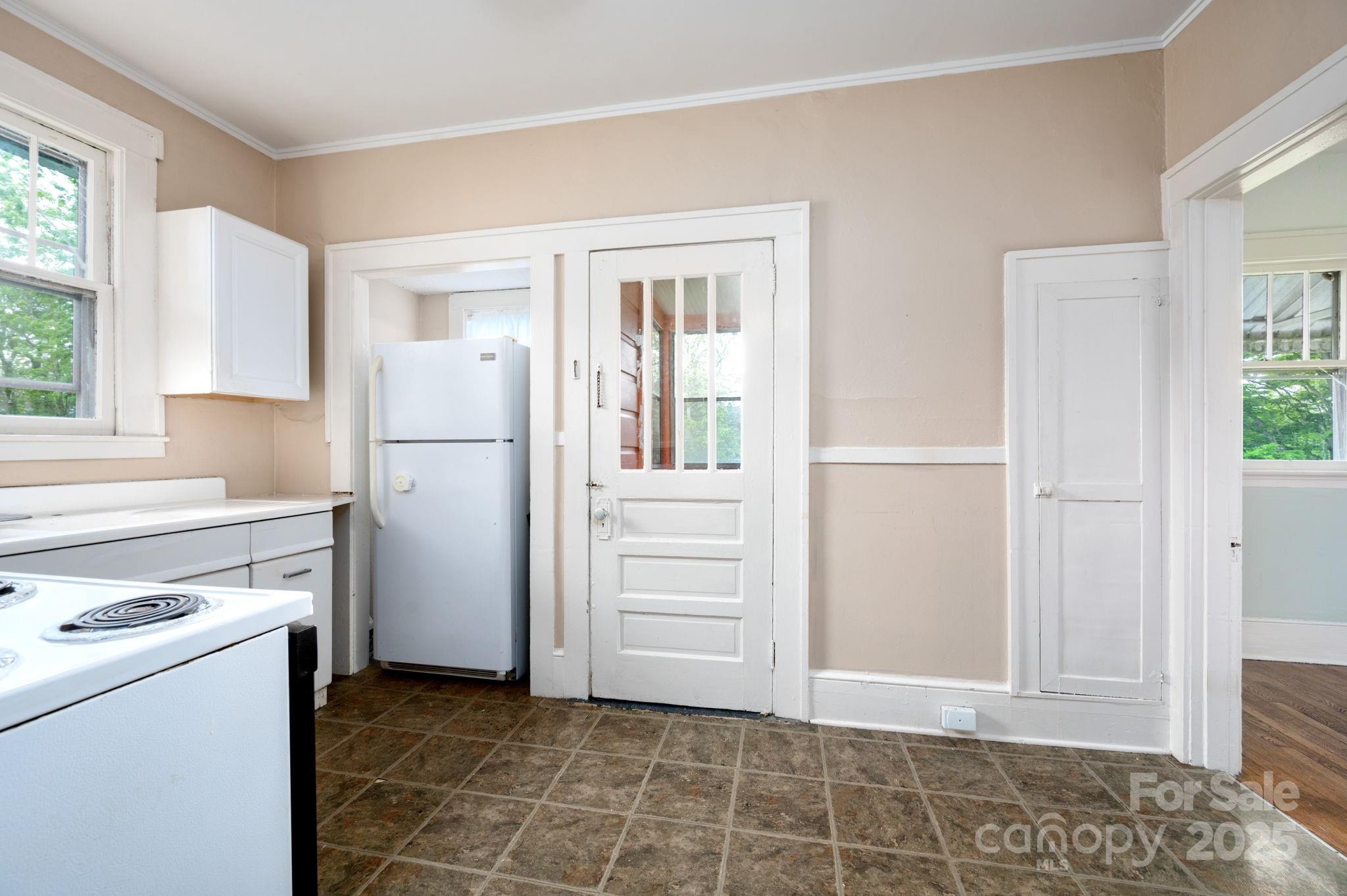 35 Baker Avenue Asheville NC 28806