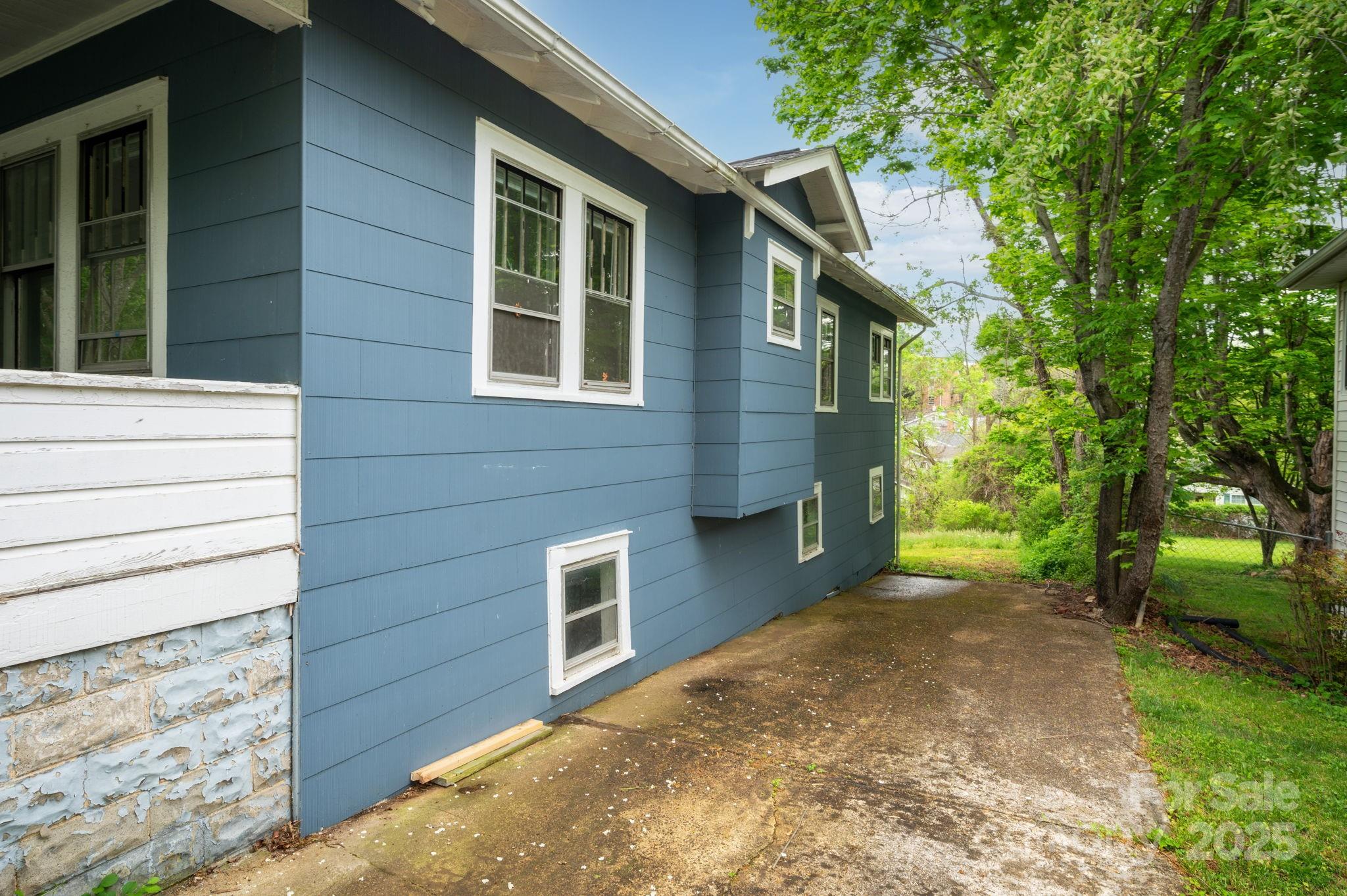 35 Baker Avenue Asheville NC 28806