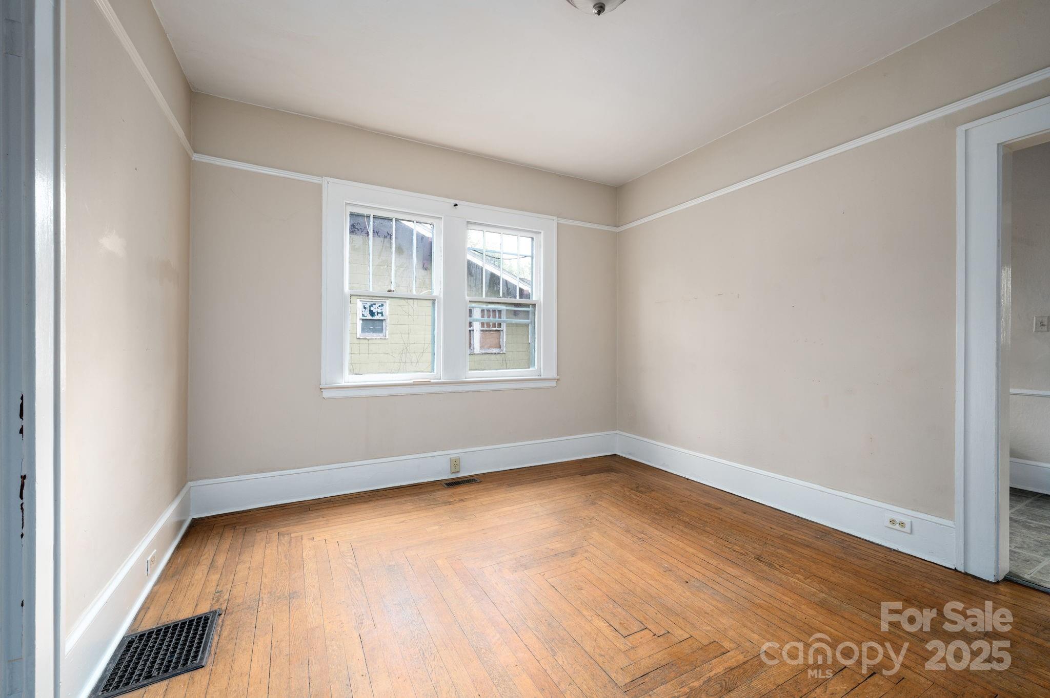35 Baker Avenue Asheville NC 28806