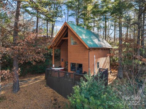 68 Bear Den Mountain View Drive Spruce Pine NC 28777