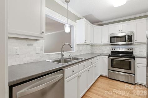 188 39th Avenue Court NW Hickory NC 28601