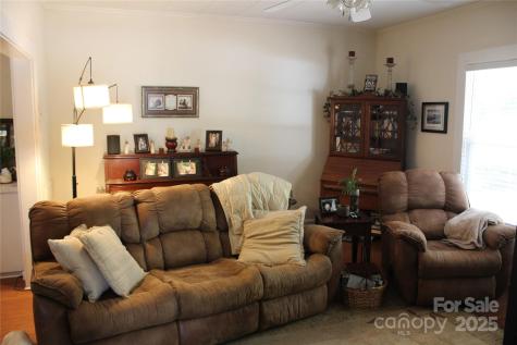 436 E Oakwood Avenue Albemarle NC 28001