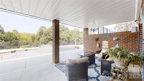 2400 Carriage Lane Lincolnton NC 28092