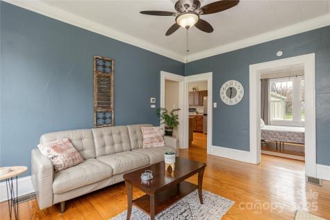 506 W Blue Ridge Road East Flat Rock NC 28726