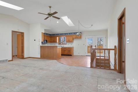 416 Kanasgowa Drive Brevard NC 28712