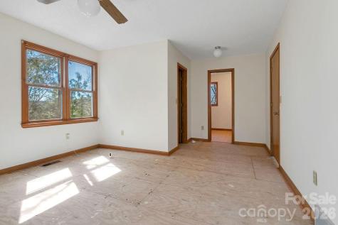 416 Kanasgowa Drive Brevard NC 28712