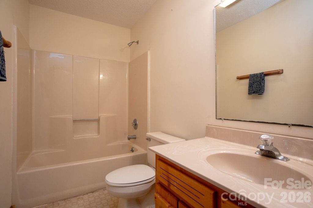 416 Kanasgowa Drive Brevard NC 28712