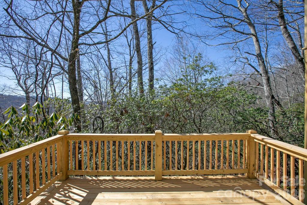 416 Kanasgowa Drive Brevard NC 28712