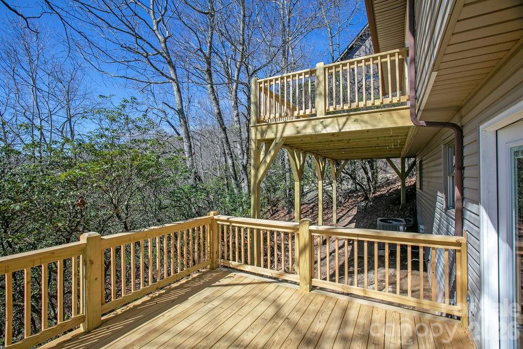 416 Kanasgowa Drive Brevard NC 28712