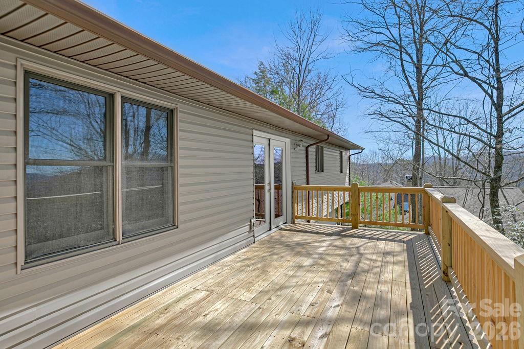 416 Kanasgowa Drive Brevard NC 28712