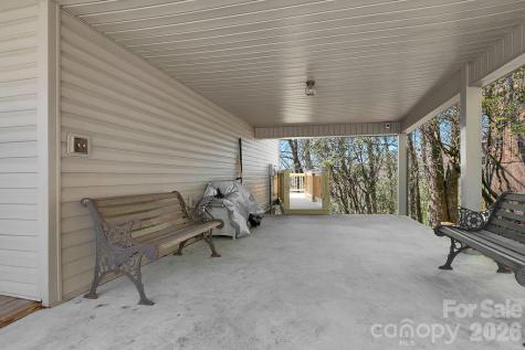 416 Kanasgowa Drive Brevard NC 28712