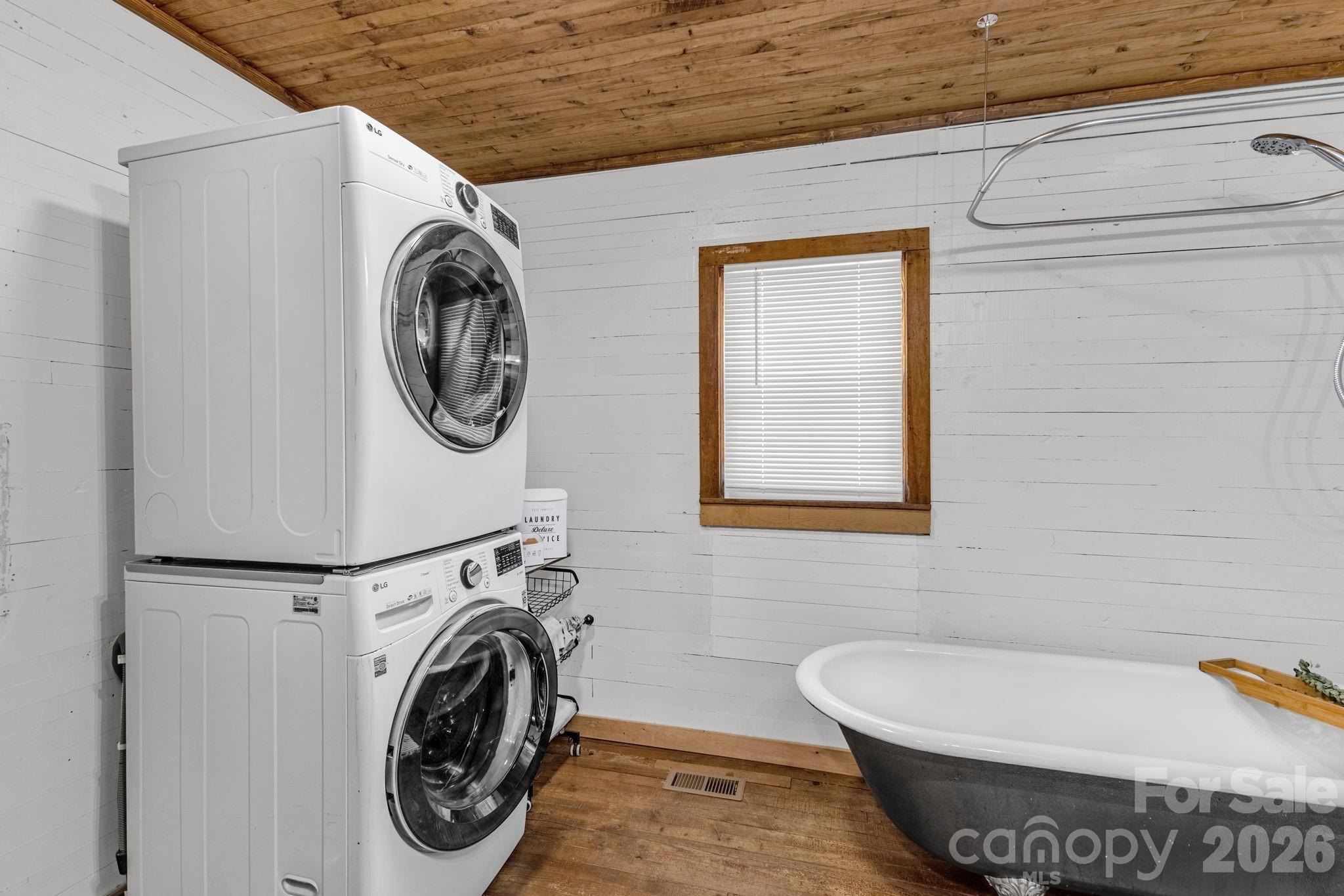 98 Poplar Springs Road Hiddenite NC 28636