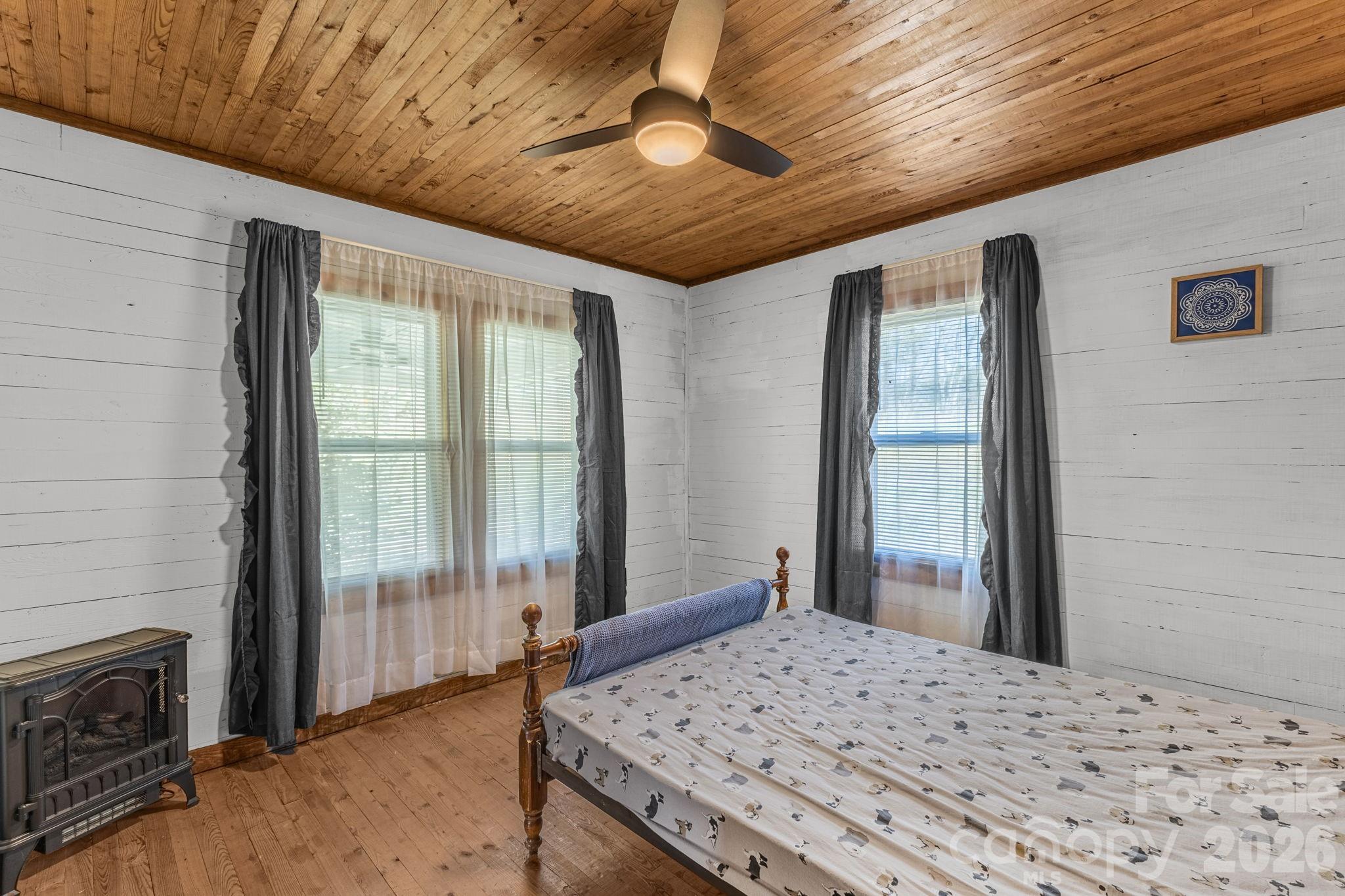 98 Poplar Springs Road Hiddenite NC 28636
