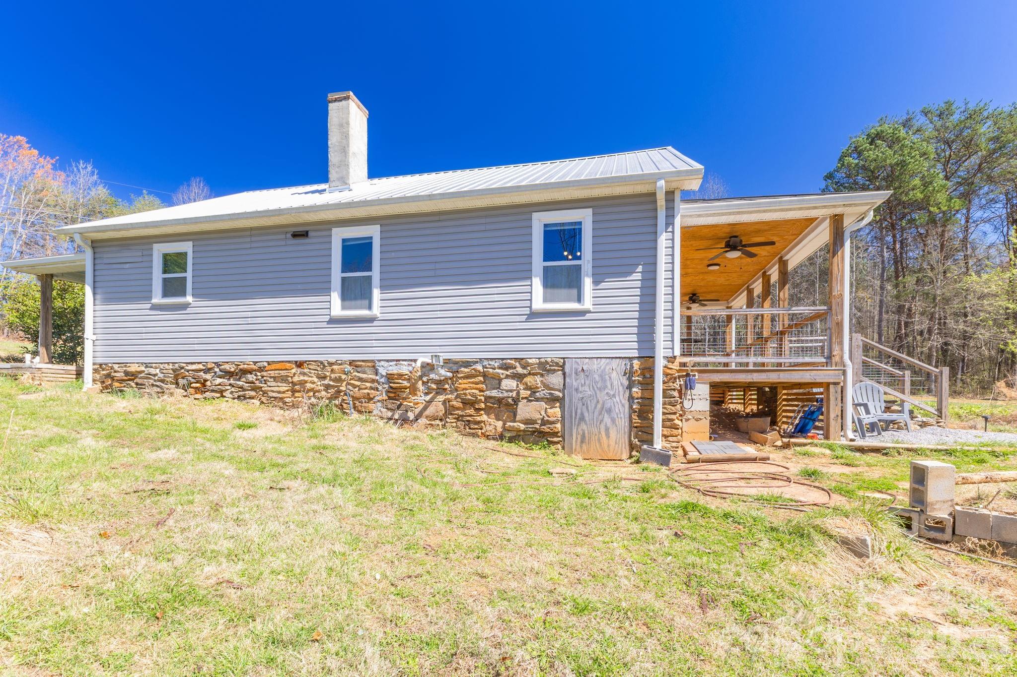 98 Poplar Springs Road Hiddenite NC 28636