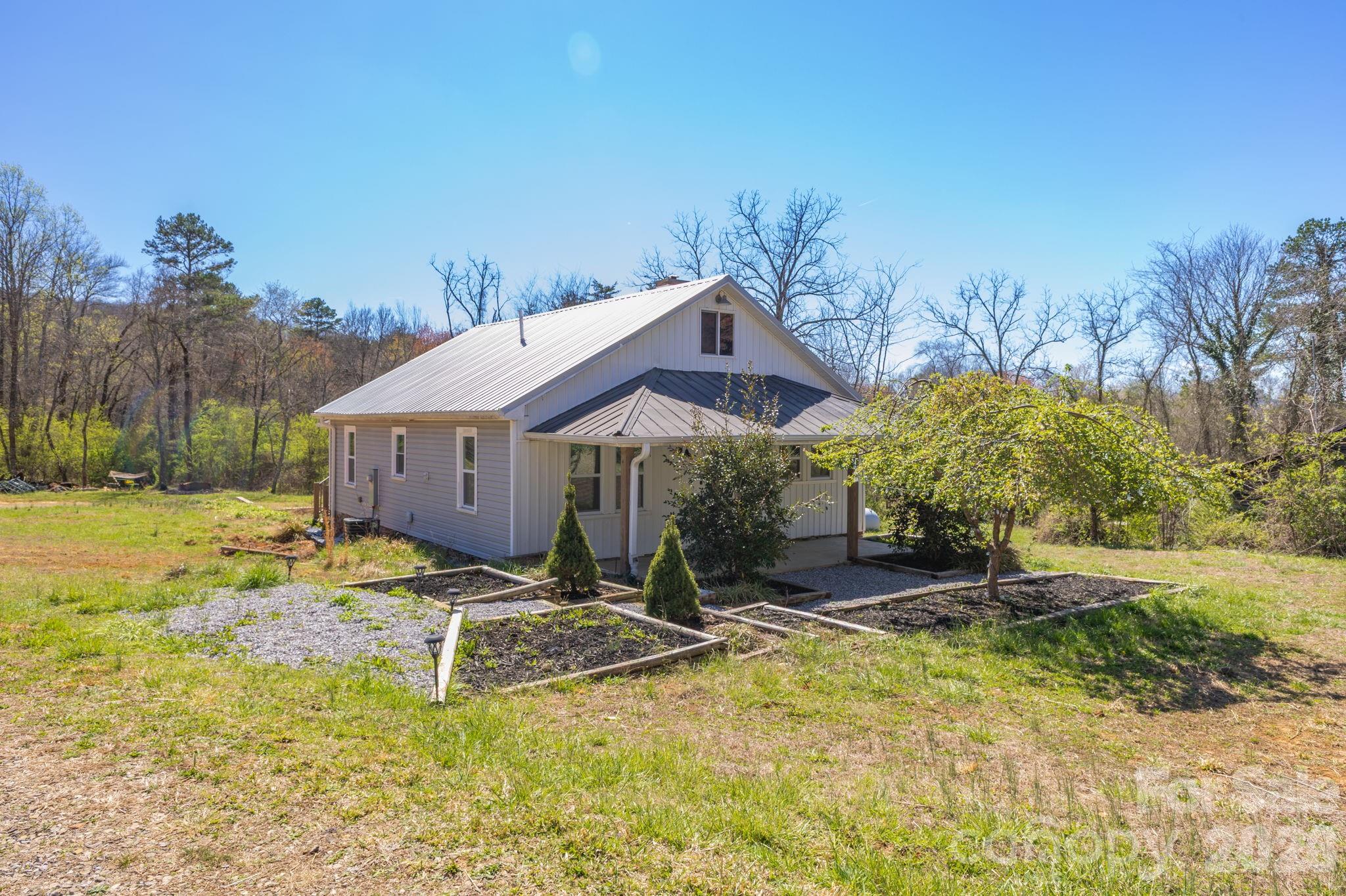 98 Poplar Springs Road Hiddenite NC 28636