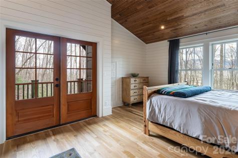 51 Summit Road Swannanoa NC 28778