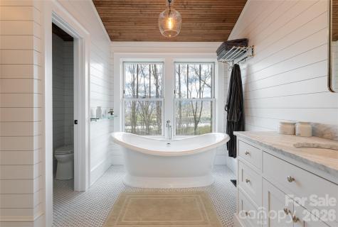 51 Summit Road Swannanoa NC 28778