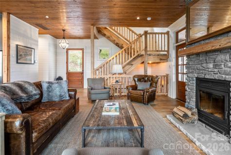 51 Summit Road Swannanoa NC 28778