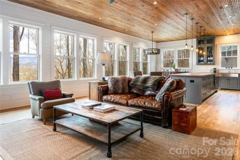 51 Summit Road Swannanoa NC 28778
