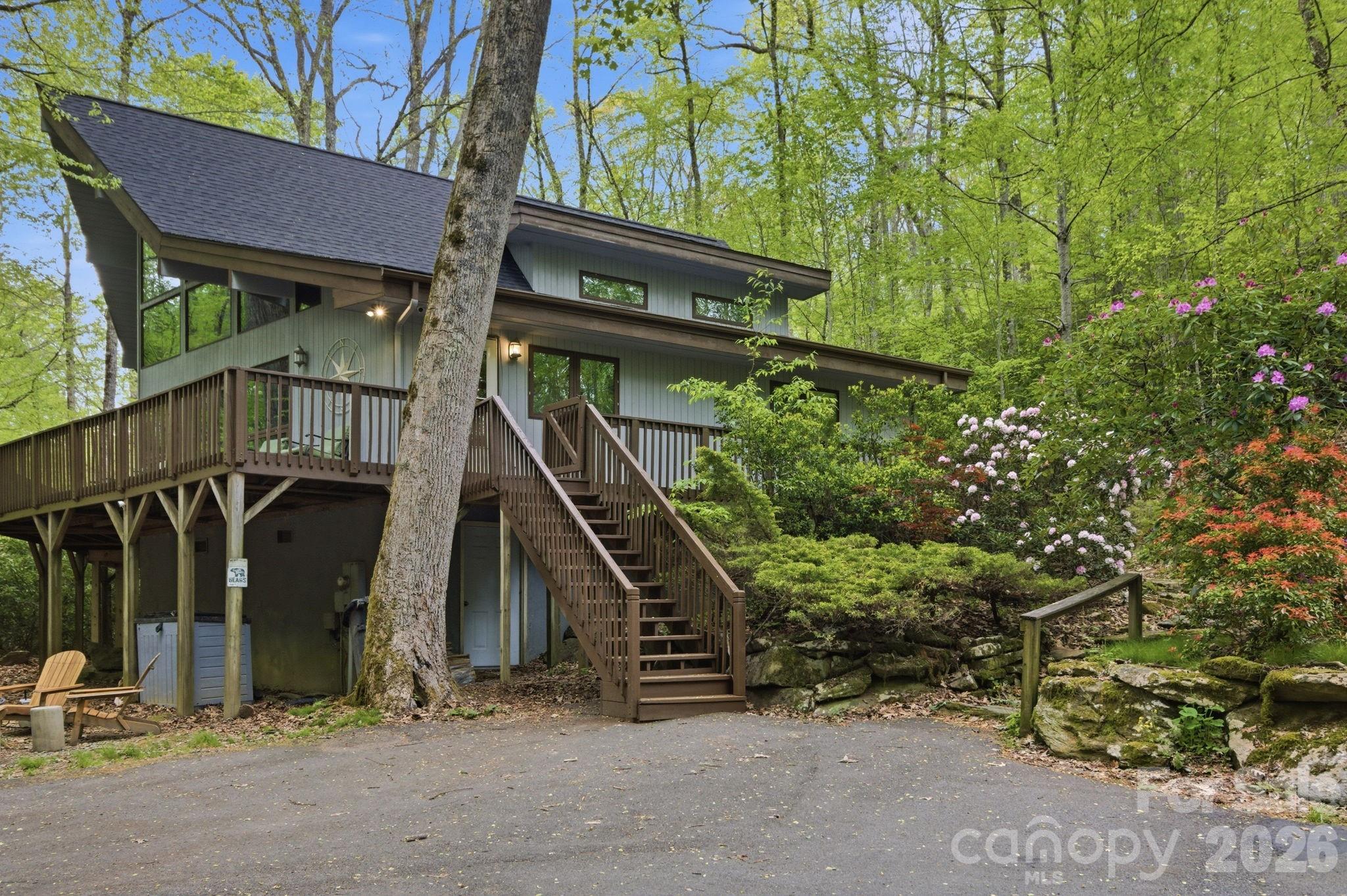 401 Saratoga Boone NC 28607