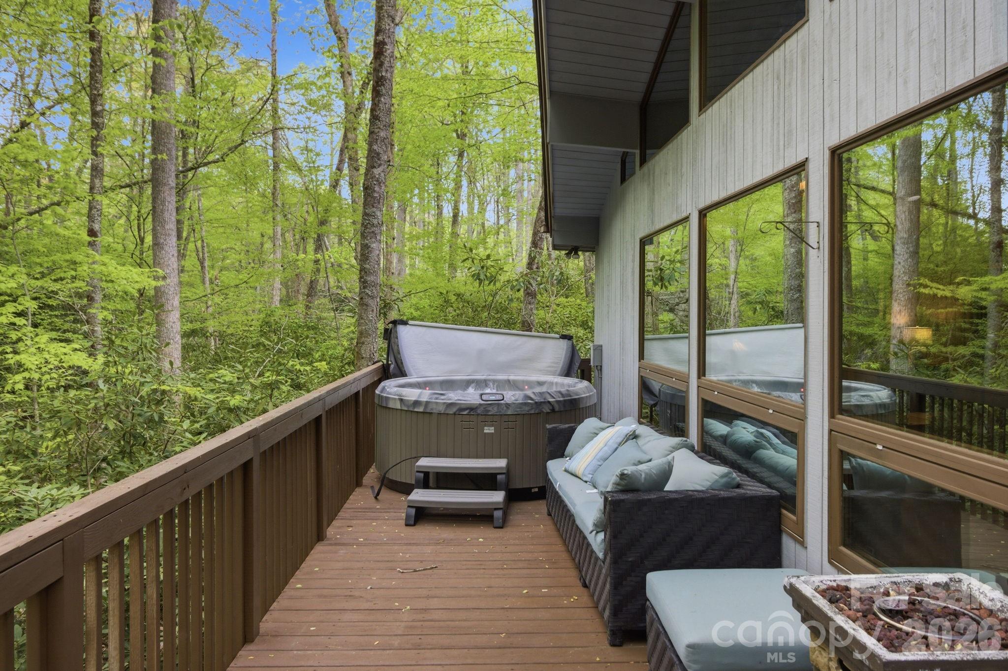 401 Saratoga Boone NC 28607
