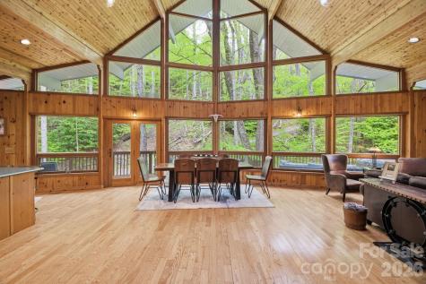 401 Saratoga Boone NC 28607
