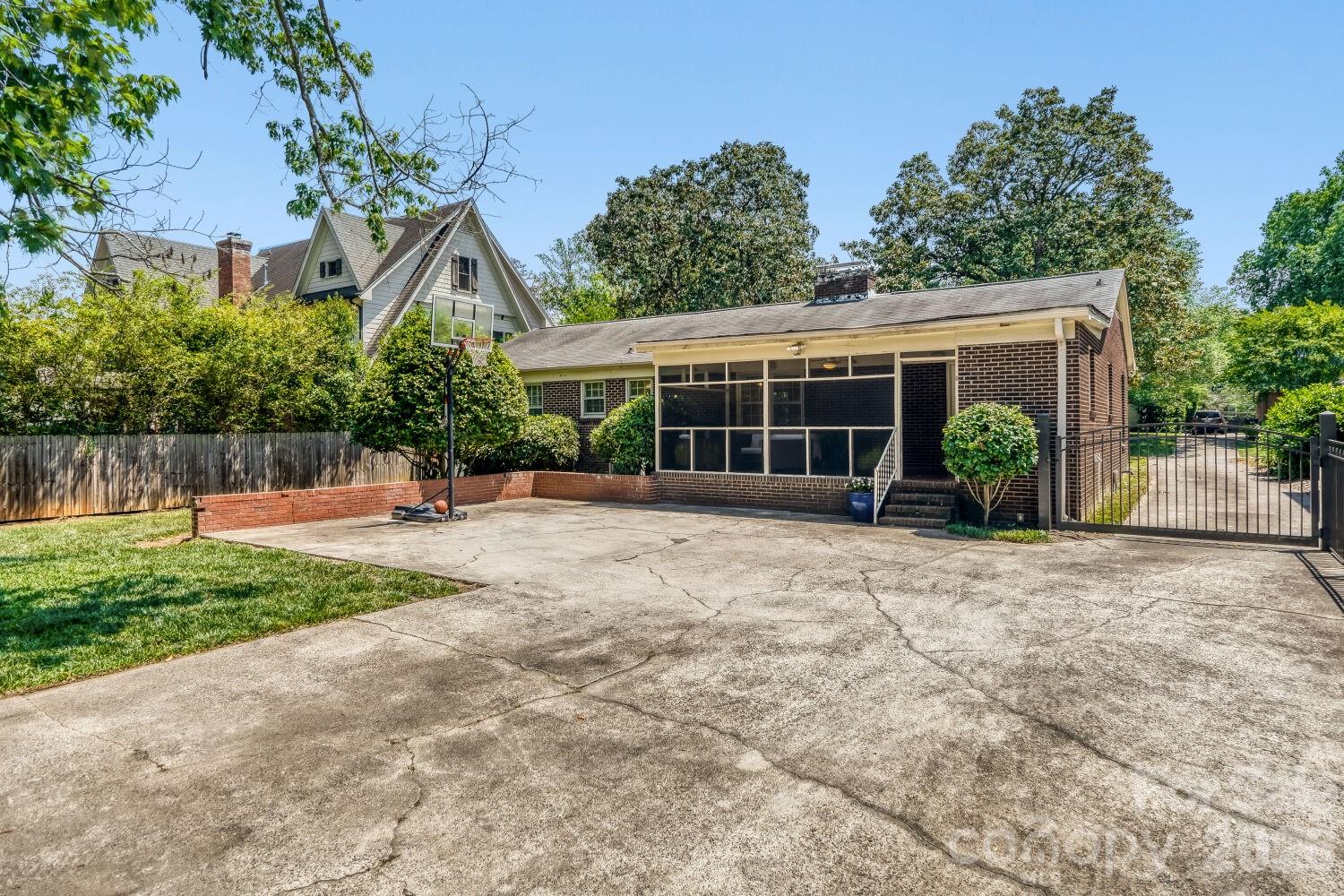 215 Scofield Road Charlotte NC 28209