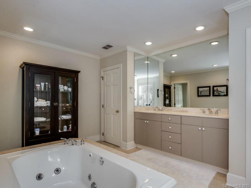 2145 Sharon Lane Charlotte NC 28211