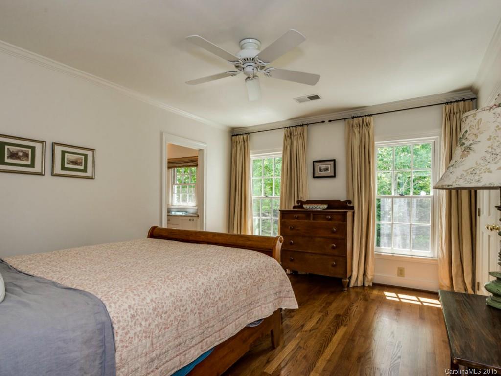2145 Sharon Lane Charlotte NC 28211