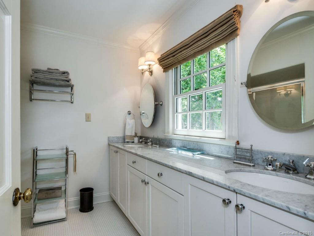 2145 Sharon Lane Charlotte NC 28211
