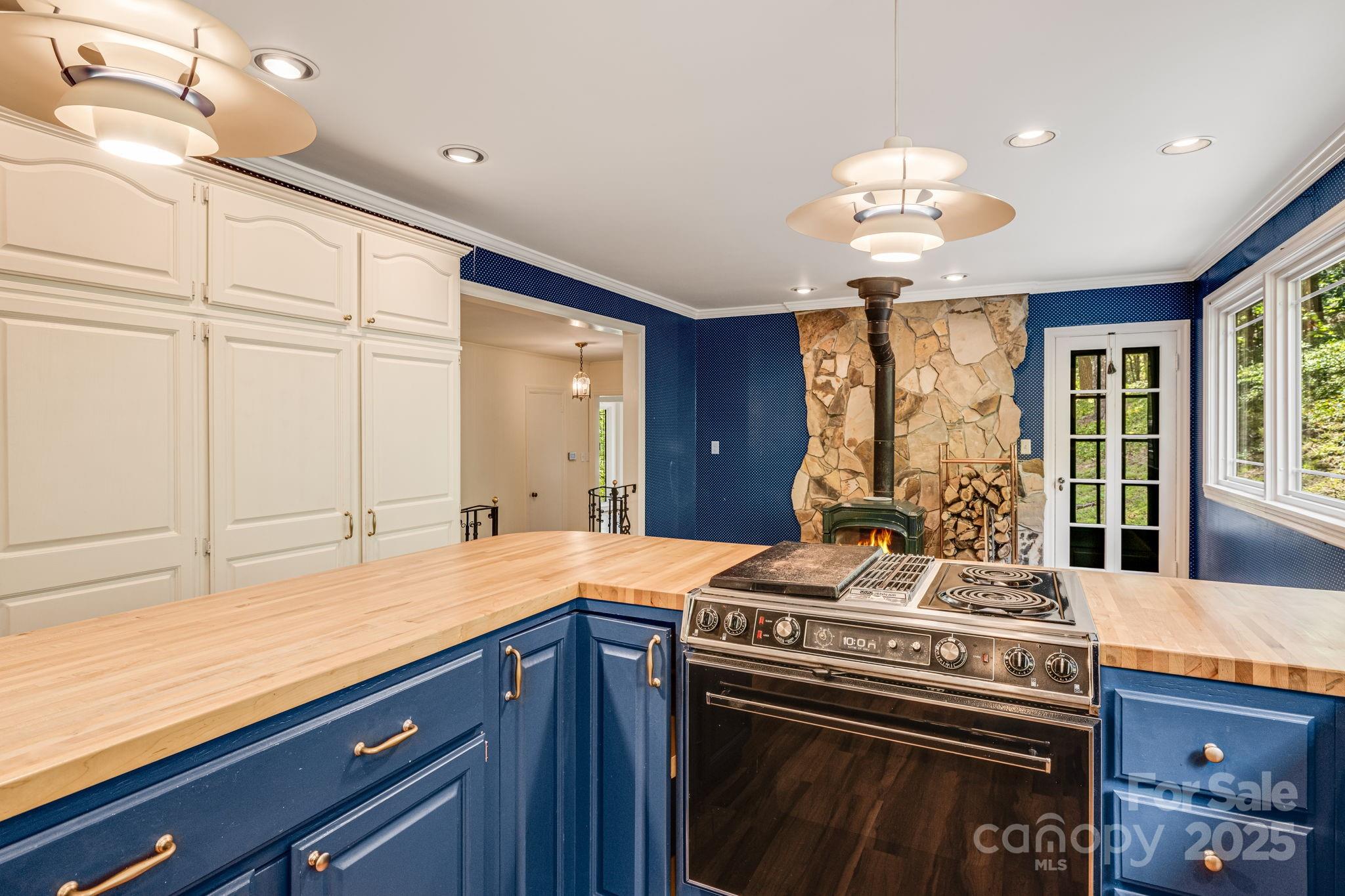 92 Hamburg Mountain Road Weaverville NC 28787
