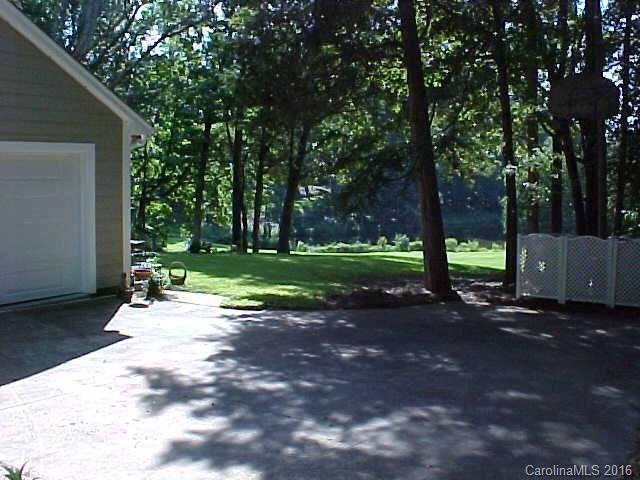 9500 Whitethorn Drive Charlotte NC 28277
