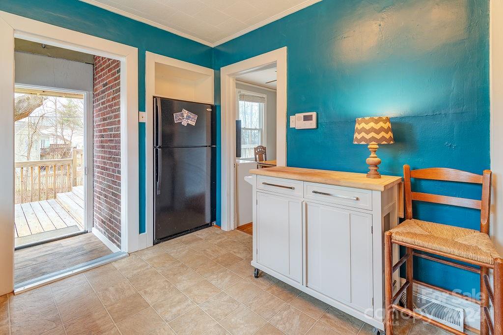 5 Enka Oak Street Candler NC 28715