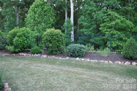 1113 Mayapple Way Belmont NC 28012