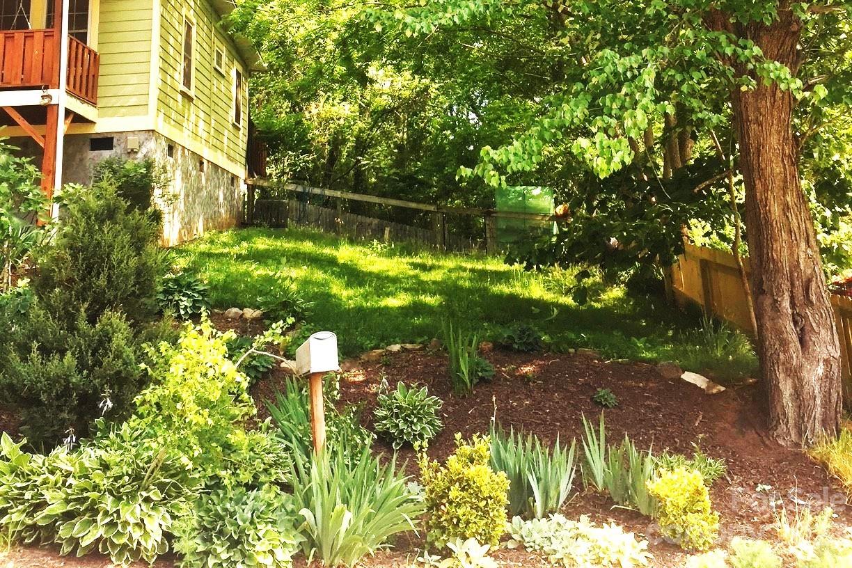 10 Lilac Street Asheville NC 28806