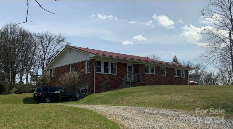 9137 Boylston Highway Mills River NC 28759