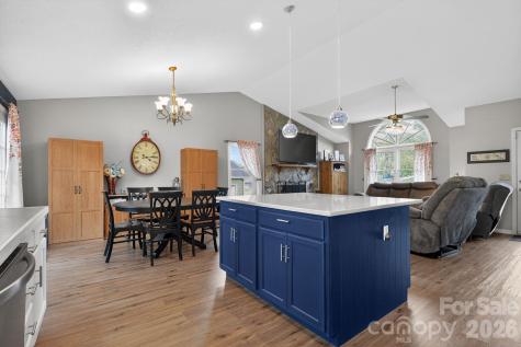 1163 Hidden Creek Circle Hickory NC 28602