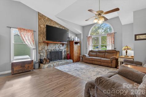 1163 Hidden Creek Circle Hickory NC 28602