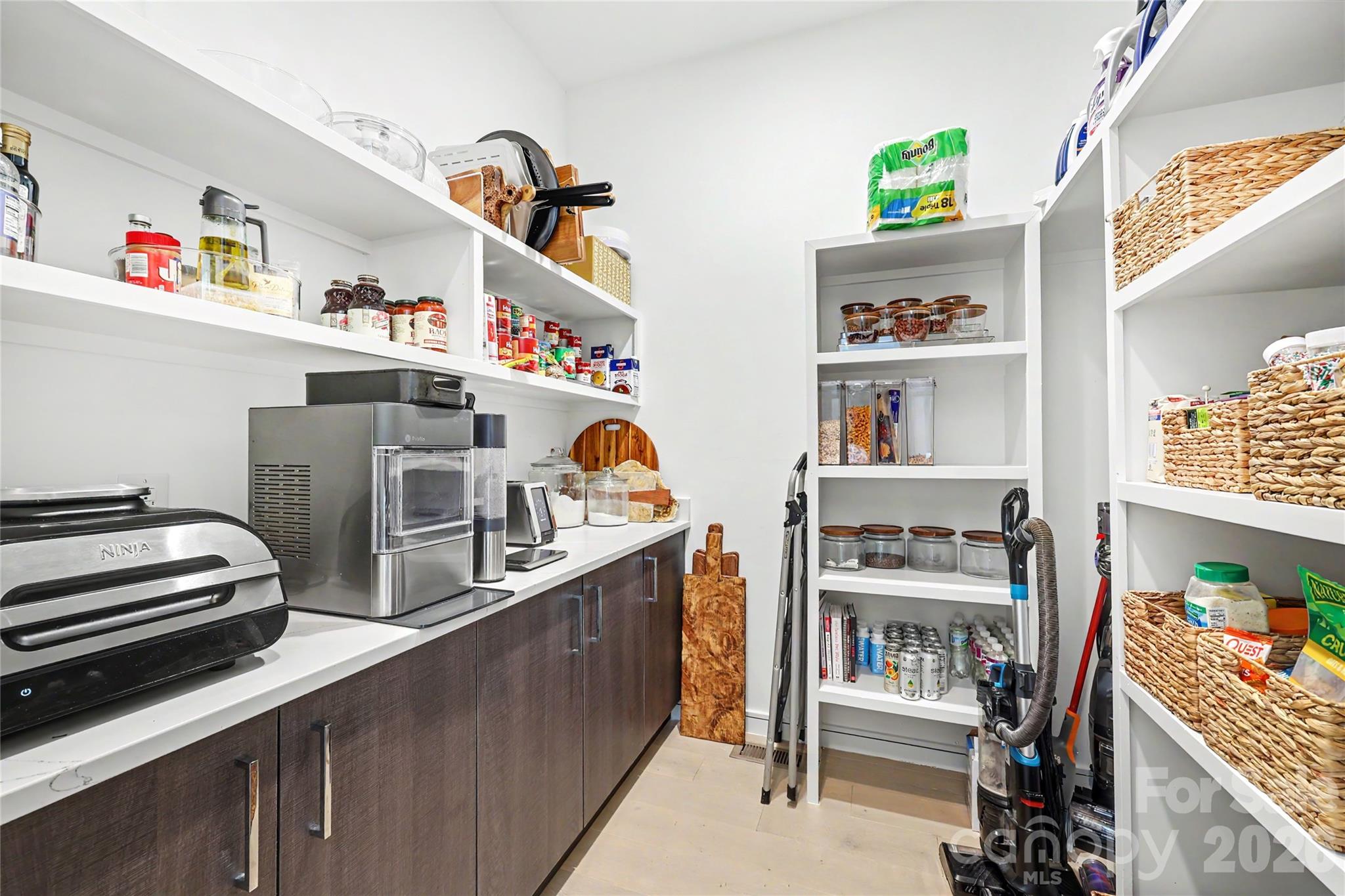 2810 Huntingtowne Farms Lane Charlotte NC 28210