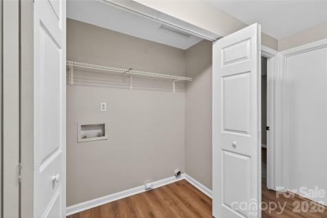 5911 Morninglow Court Charlotte NC 28212